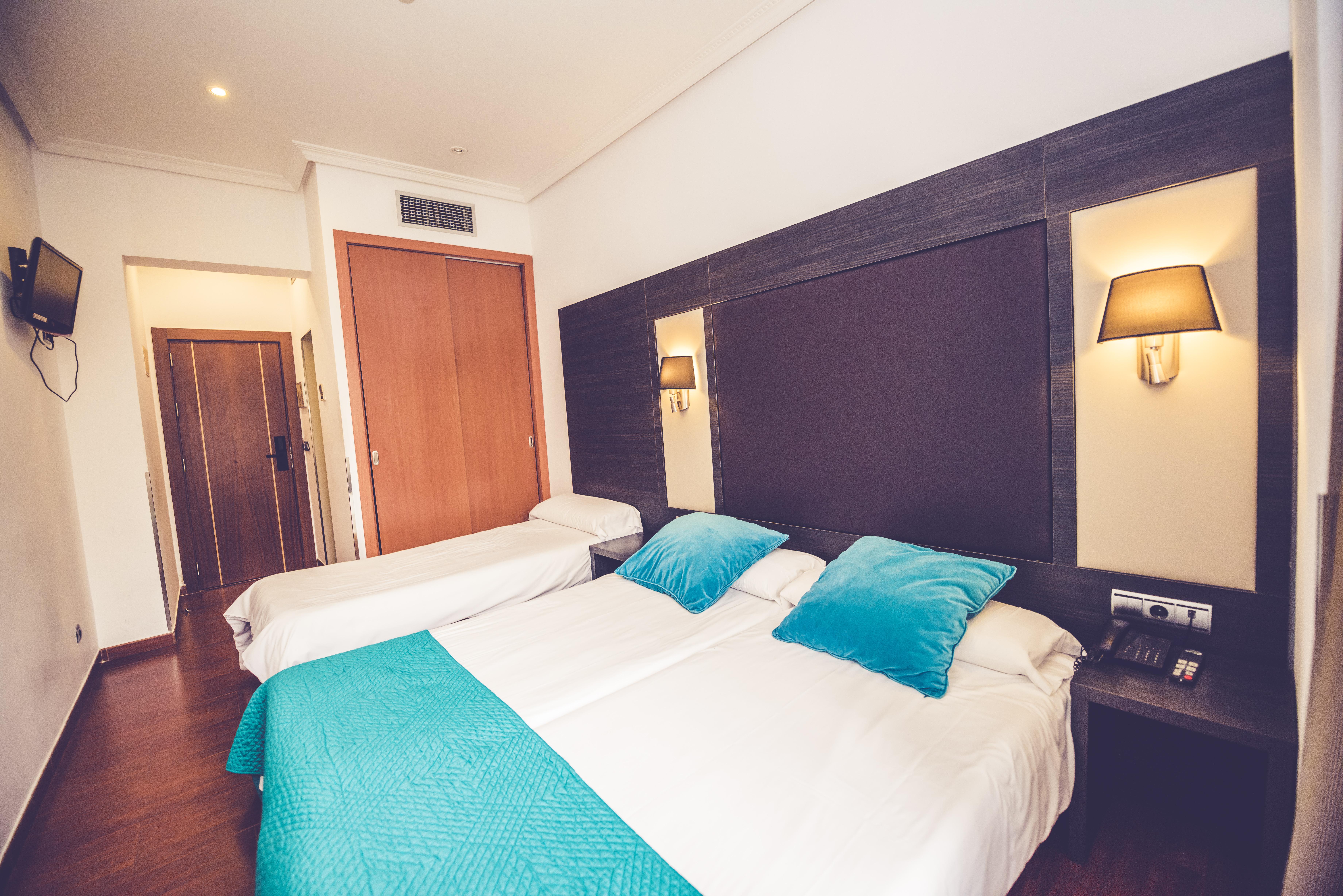 Hostal Sol Los Angeles Madrid Exterior foto