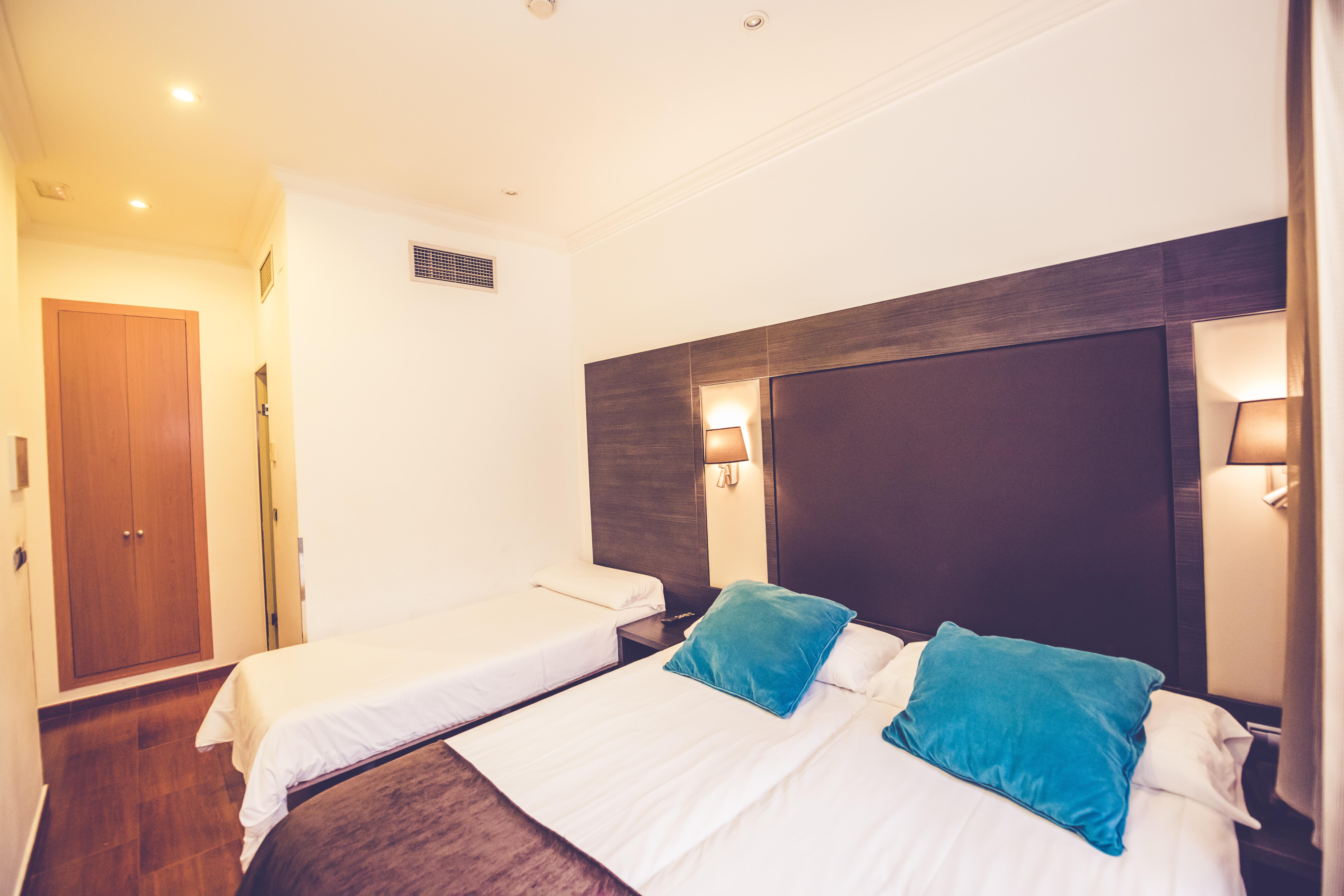 Hostal Sol Los Angeles Madrid Exterior foto