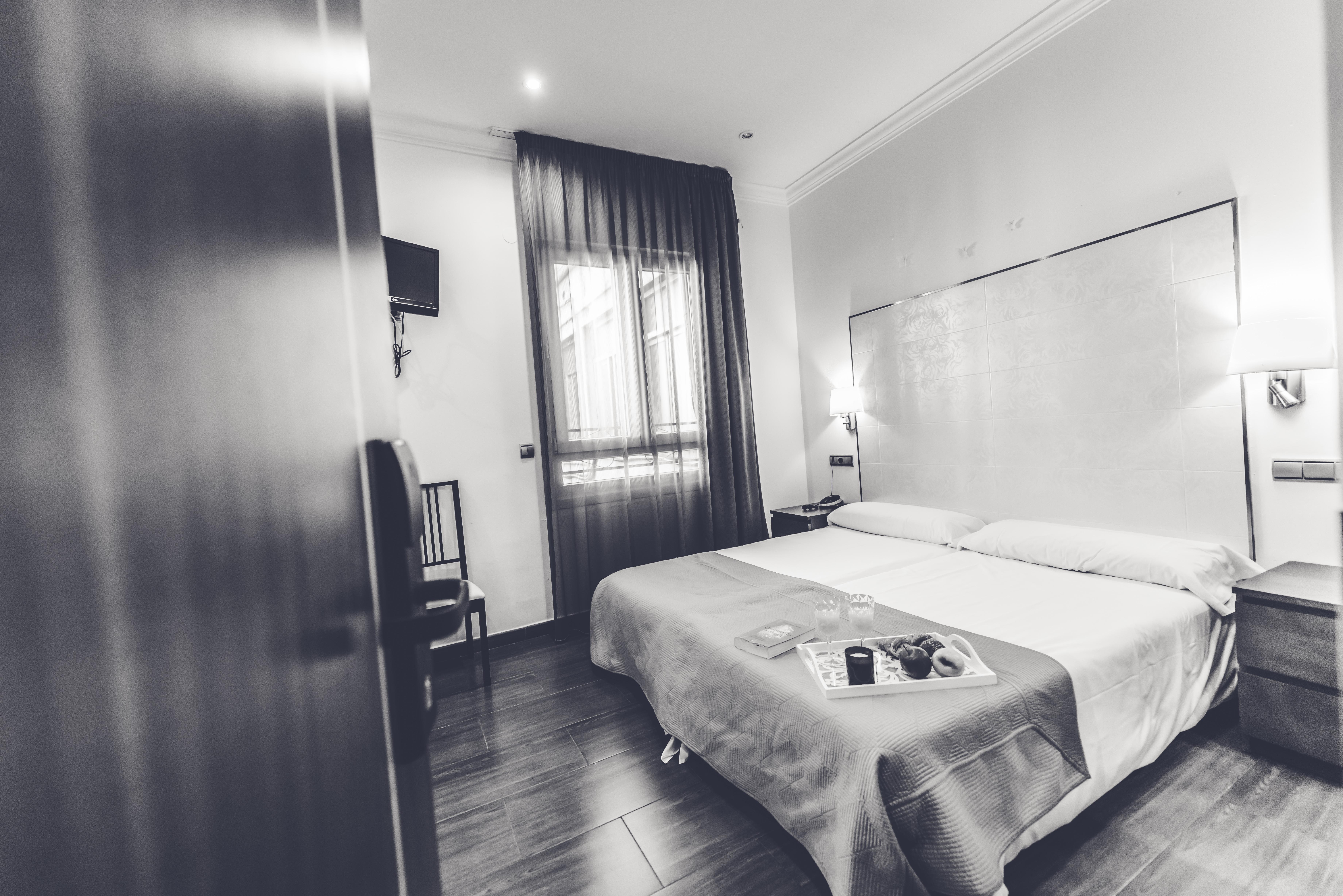Hostal Sol Los Angeles Madrid Exterior foto
